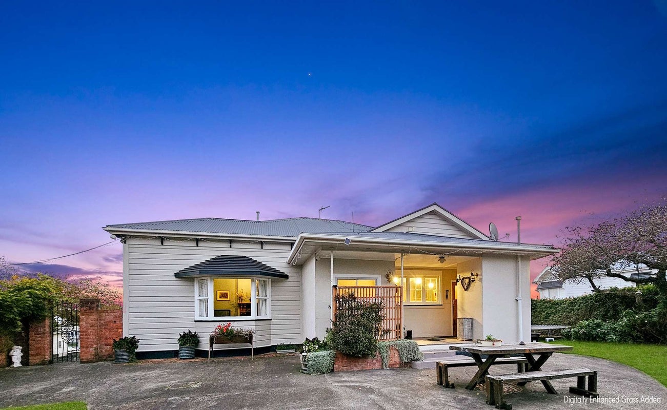 12 Caius Avenue, Gonville, Whanganui - Carousel 1