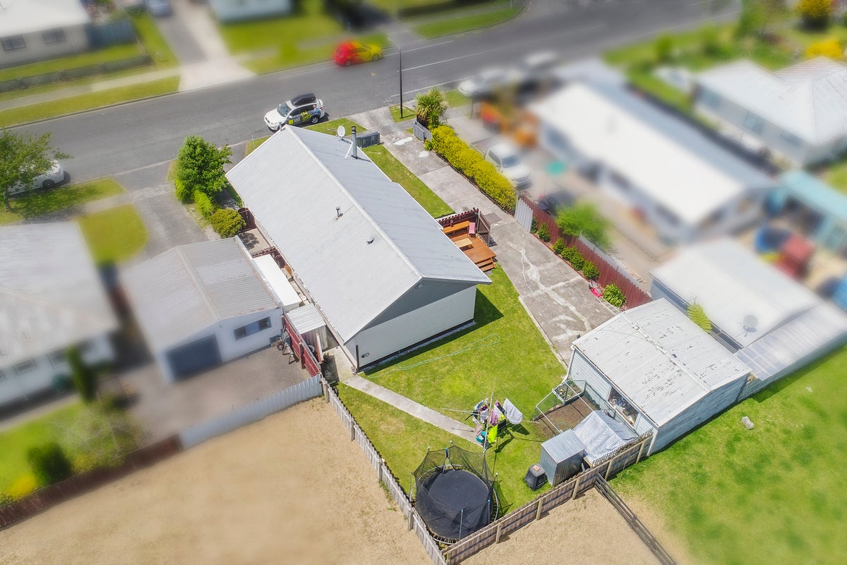 349 Wellington Road, Wainuiomata, Lower Hutt - Carousel 17