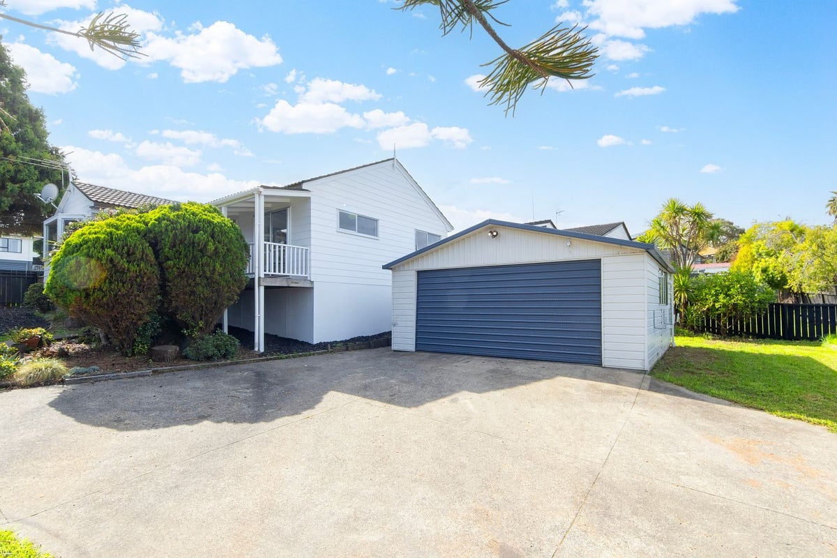 1 Pahi Place, West Harbour, Auckland - Carousel 13