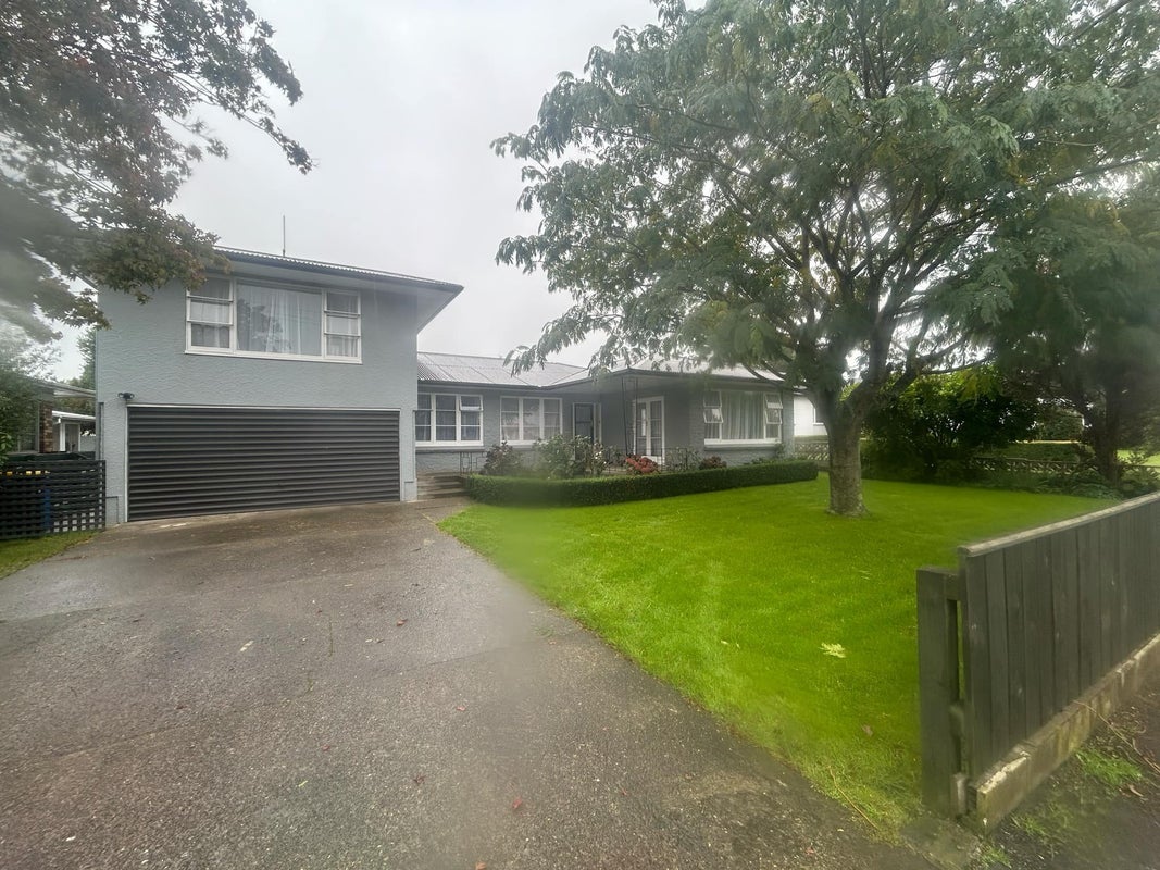 33 Guy Street, Dannevirke - Carousel 1