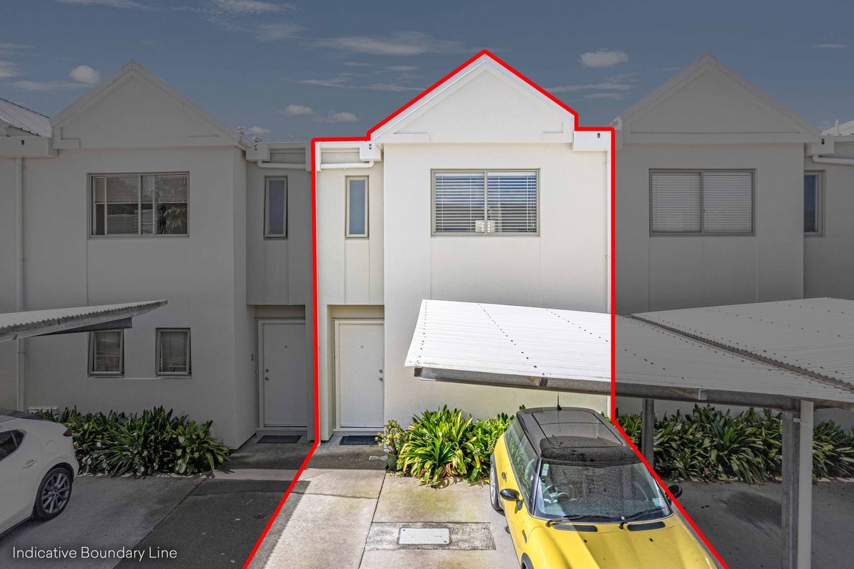 17/21 Hunters Park Drive, Three Kings, Auckland - Carousel 15
