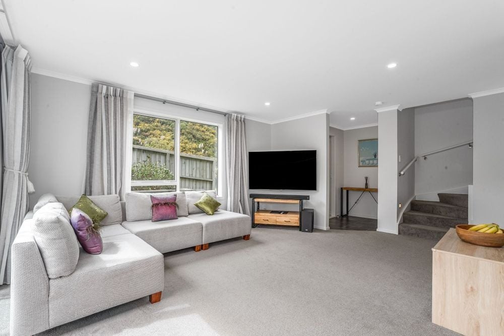 190 Navigation Drive, Whitby, Porirua - Carousel 2