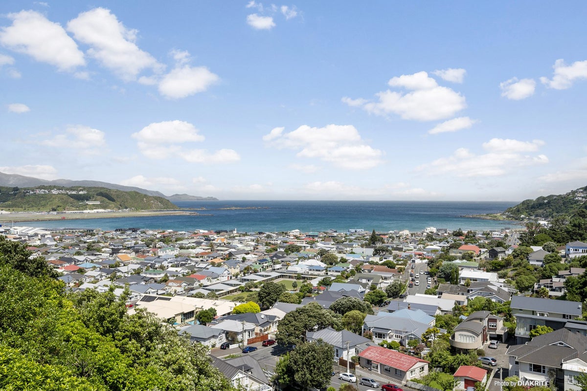 30 Lerwick Terrace, Melrose, Wellington - Carousel 2