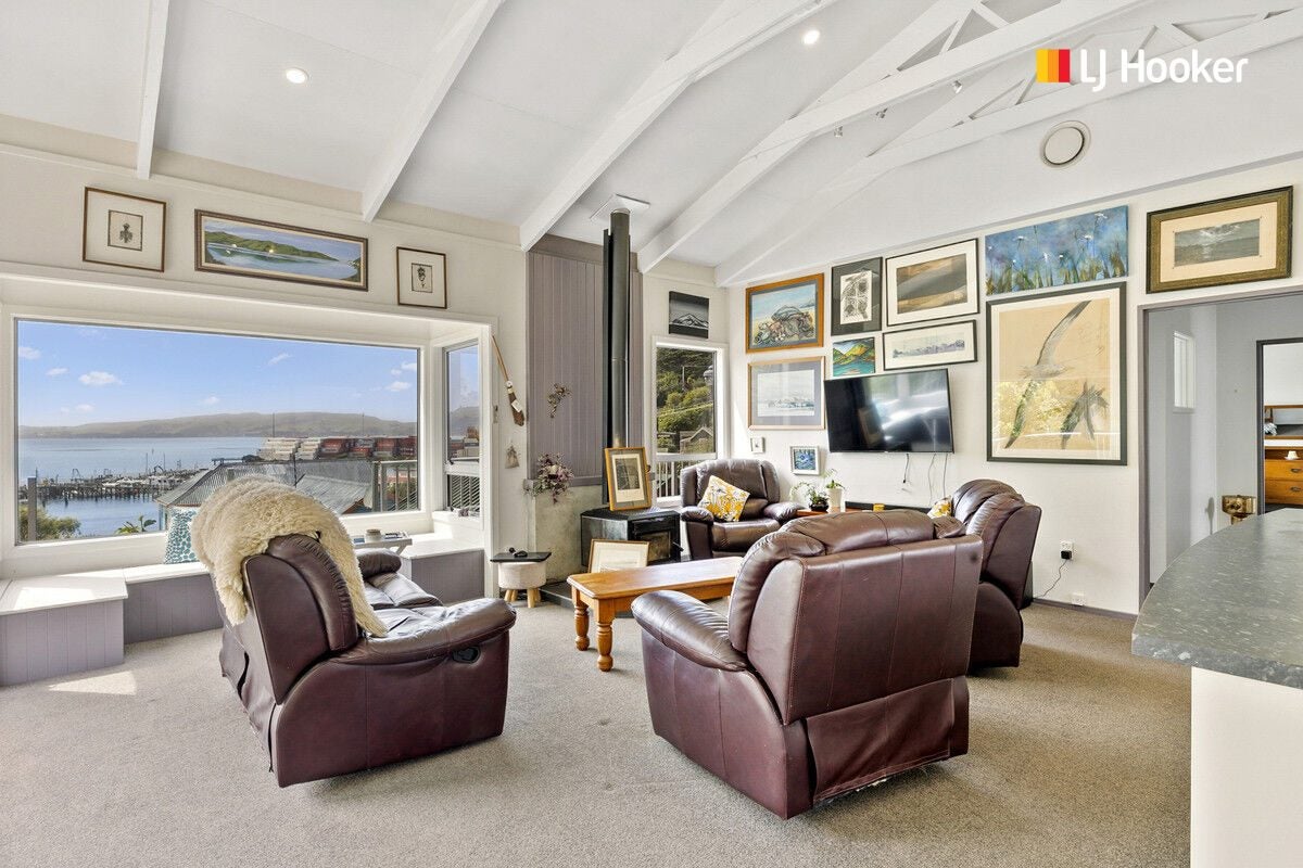 16 Slant Street, Careys Bay, Port Chalmers - Carousel 2