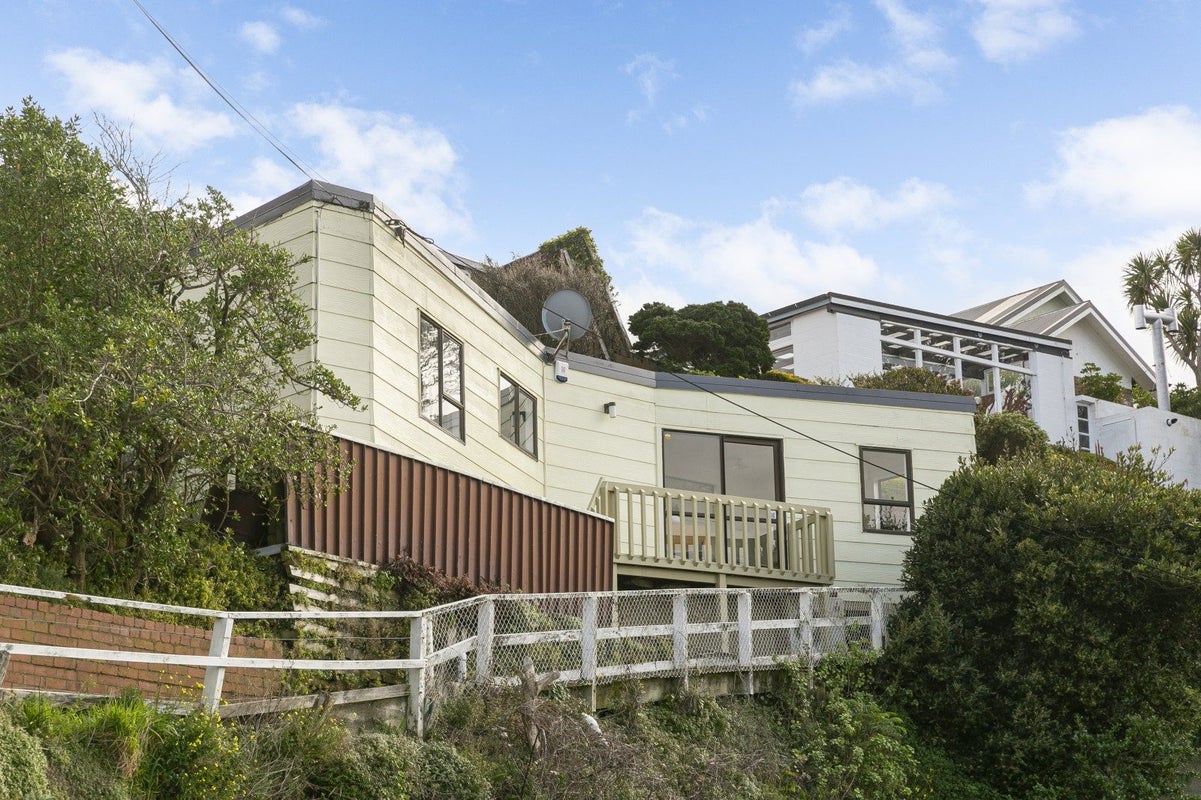 2/15 Sutherland Crescent, Melrose, Wellington - Carousel 1