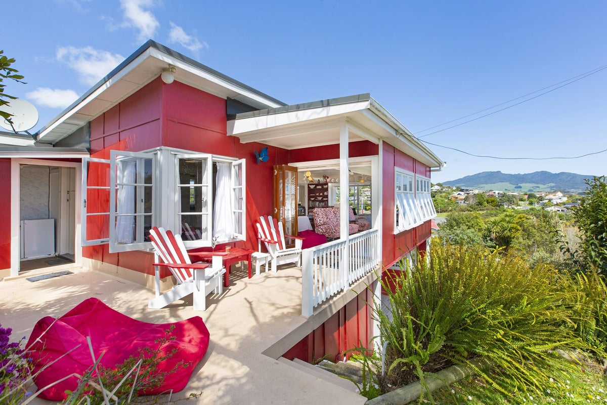 5 Rose Street, Raglan, Raglan - Carousel 1