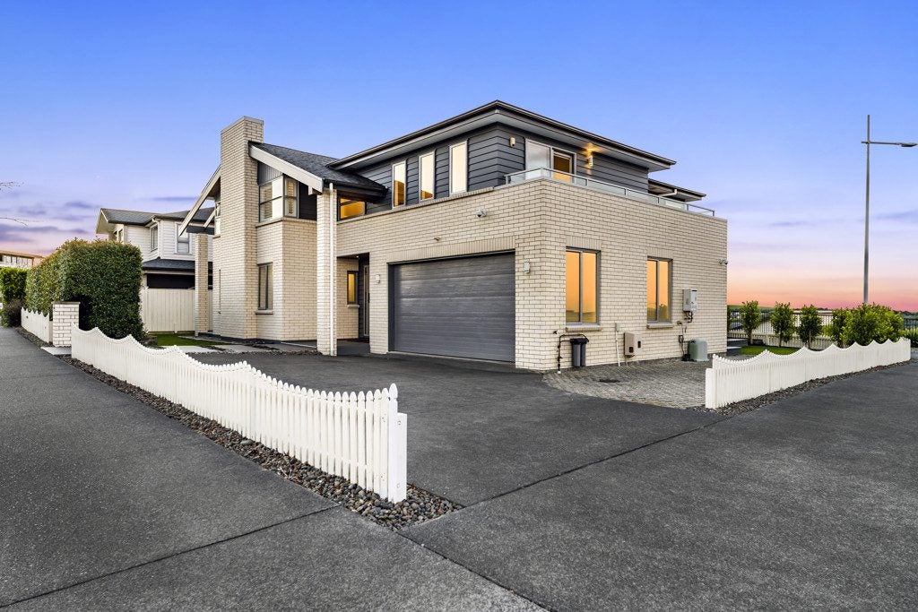 33 Te Oneroa Way, Long Bay, Auckland - Carousel 2