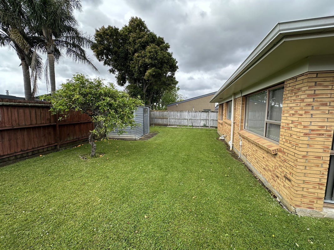 2/78 Prince Regent Drive, Half Moon Bay, Auckland - Carousel 2