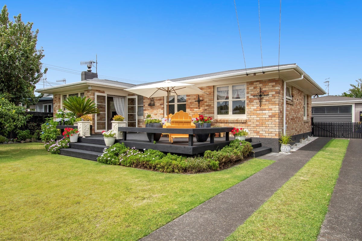 4 Tyrone Street, Greerton, Tauranga - Carousel 2