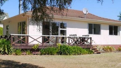 17 Irwin Place, Kinloch, Taupo - Carousel 1
