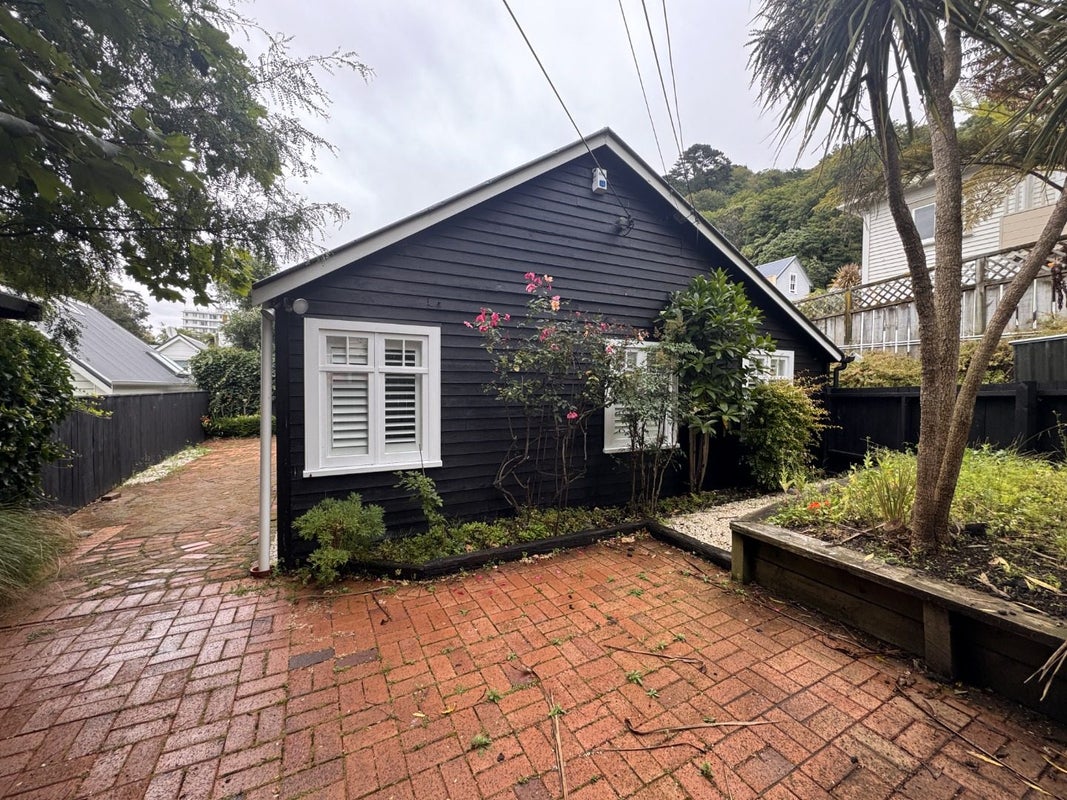 3 Lewisville Terrace, Thorndon, Wellington - Carousel 1