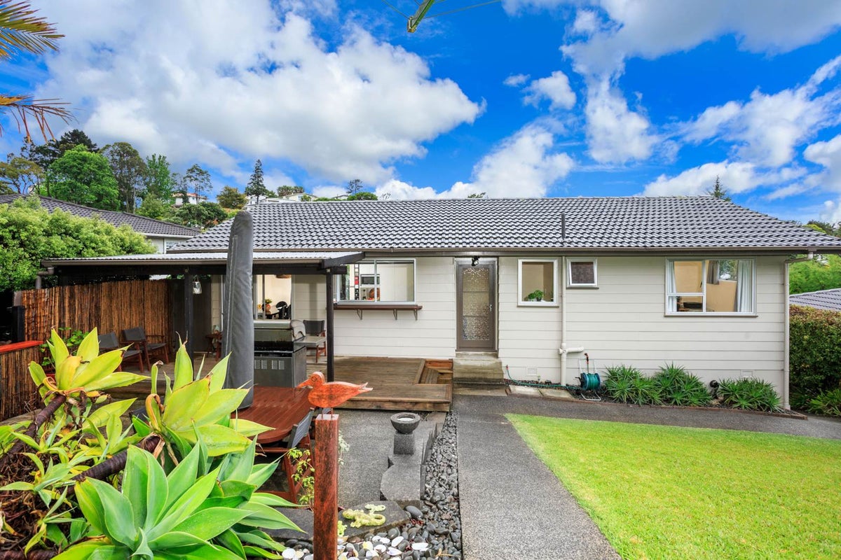 96 Salamanca Road, Sunnynook, Auckland - Carousel 2