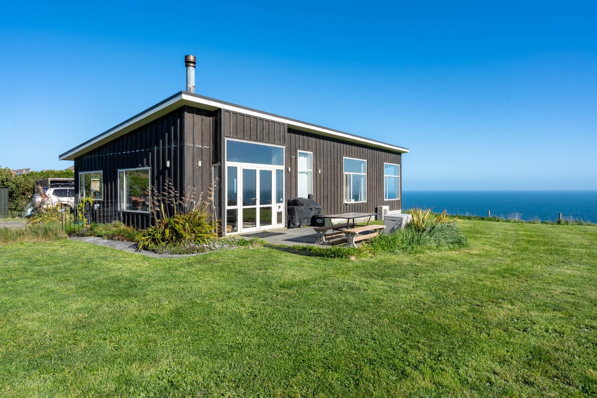 279 Hillhead Road, Corstorphine, Dunedin - Carousel 1