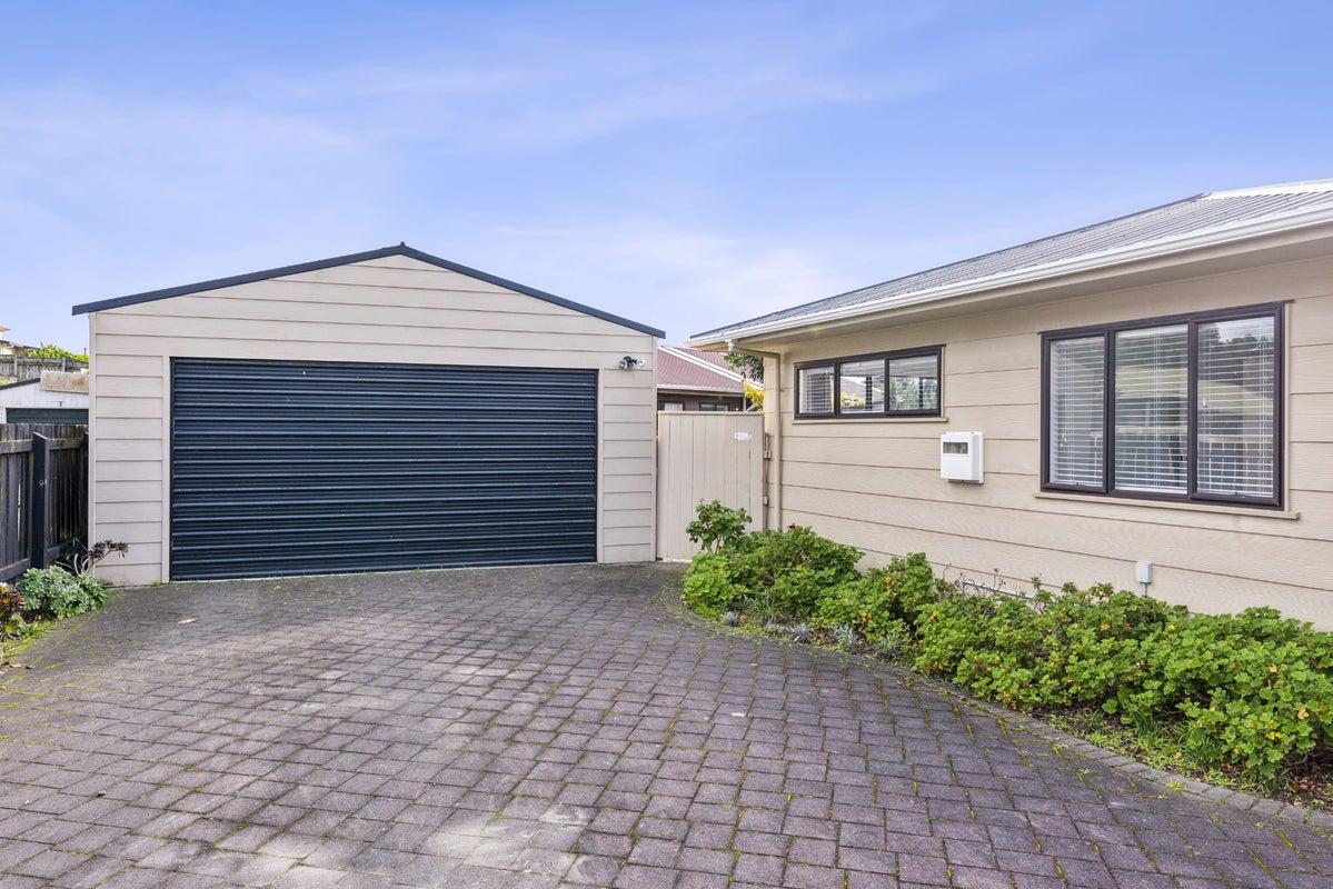 99 Queens Road, Waikanae Beach, Waikanae - Carousel 25