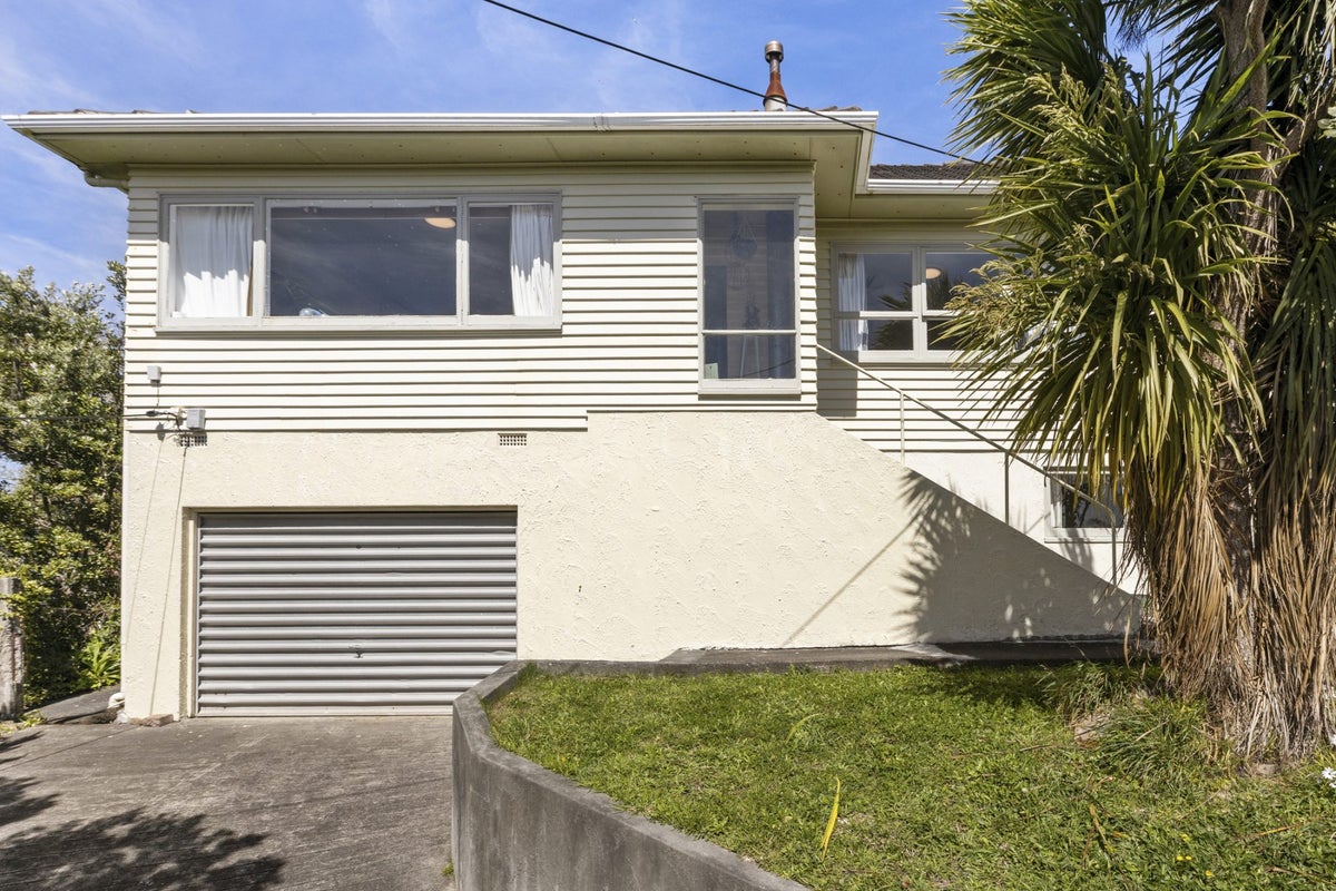 18 Colville Street, Newtown, Wellington - Carousel 1