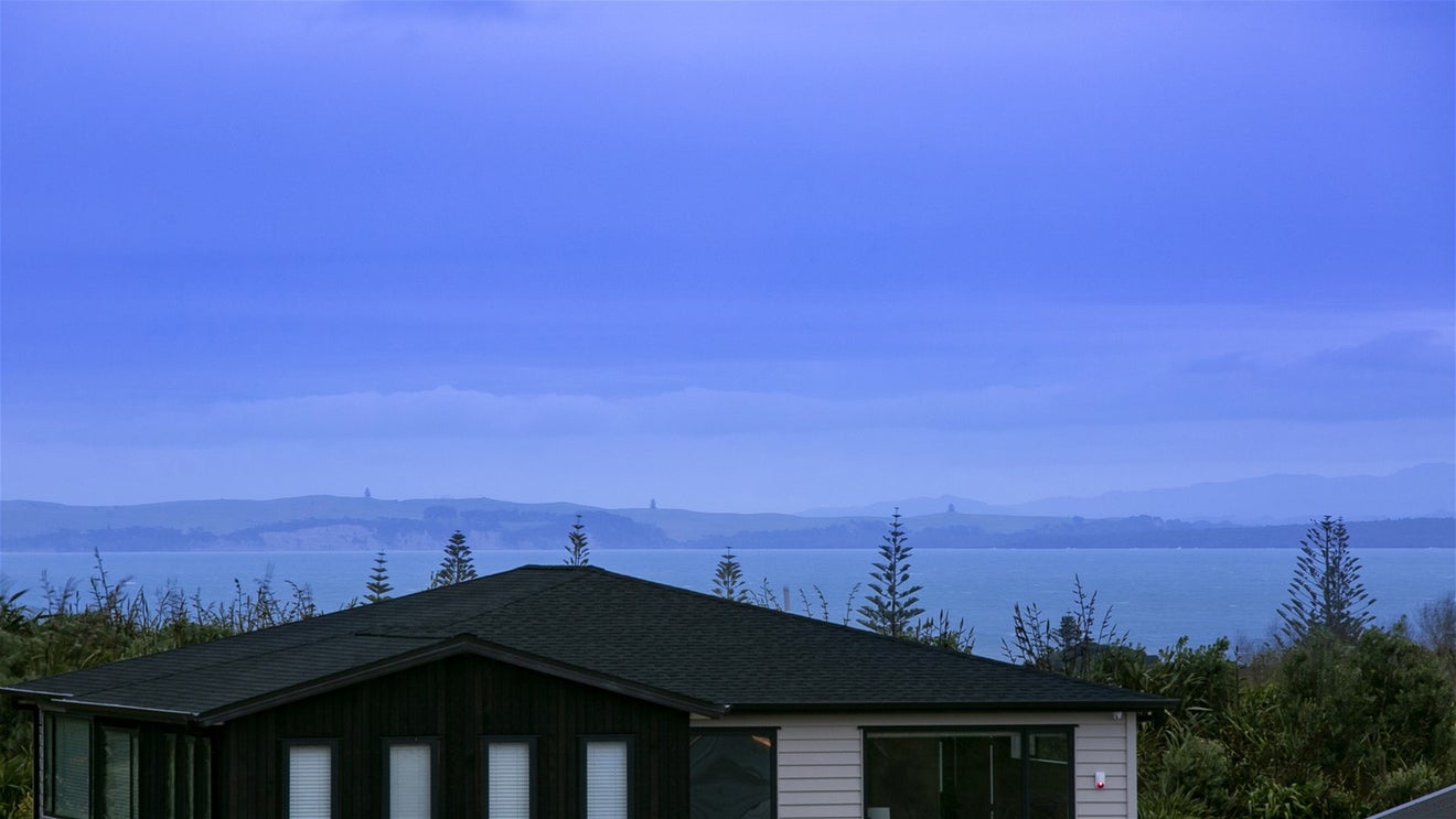 11 Hanikura Street, Long Bay, Auckland - Carousel 2