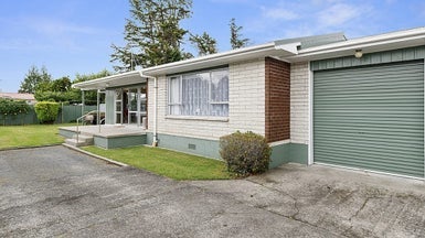 43A Irvine Street, Frankton, Hamilton - Carousel 1