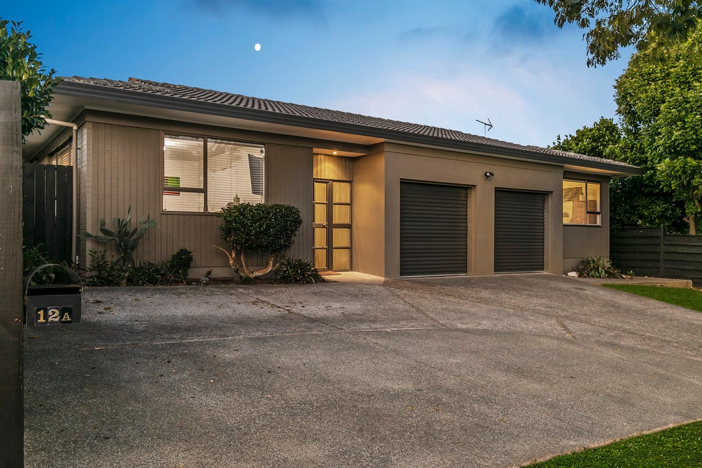 12A Kurnell Drive, Botany Downs, Auckland - Carousel 2