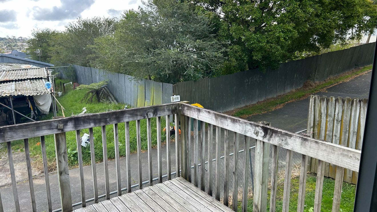 16 Kelman Road, Kelston, Auckland - Carousel 13