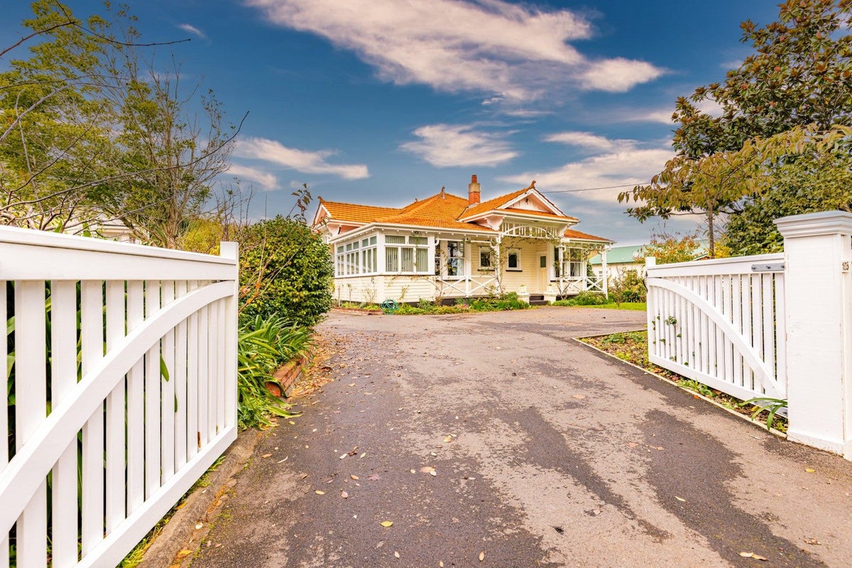 105 Liverpool Street, College Estate, Whanganui - Carousel 1
