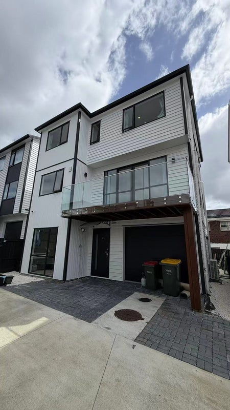 39B Exminster Street, Blockhouse Bay, Auckland - Carousel 1
