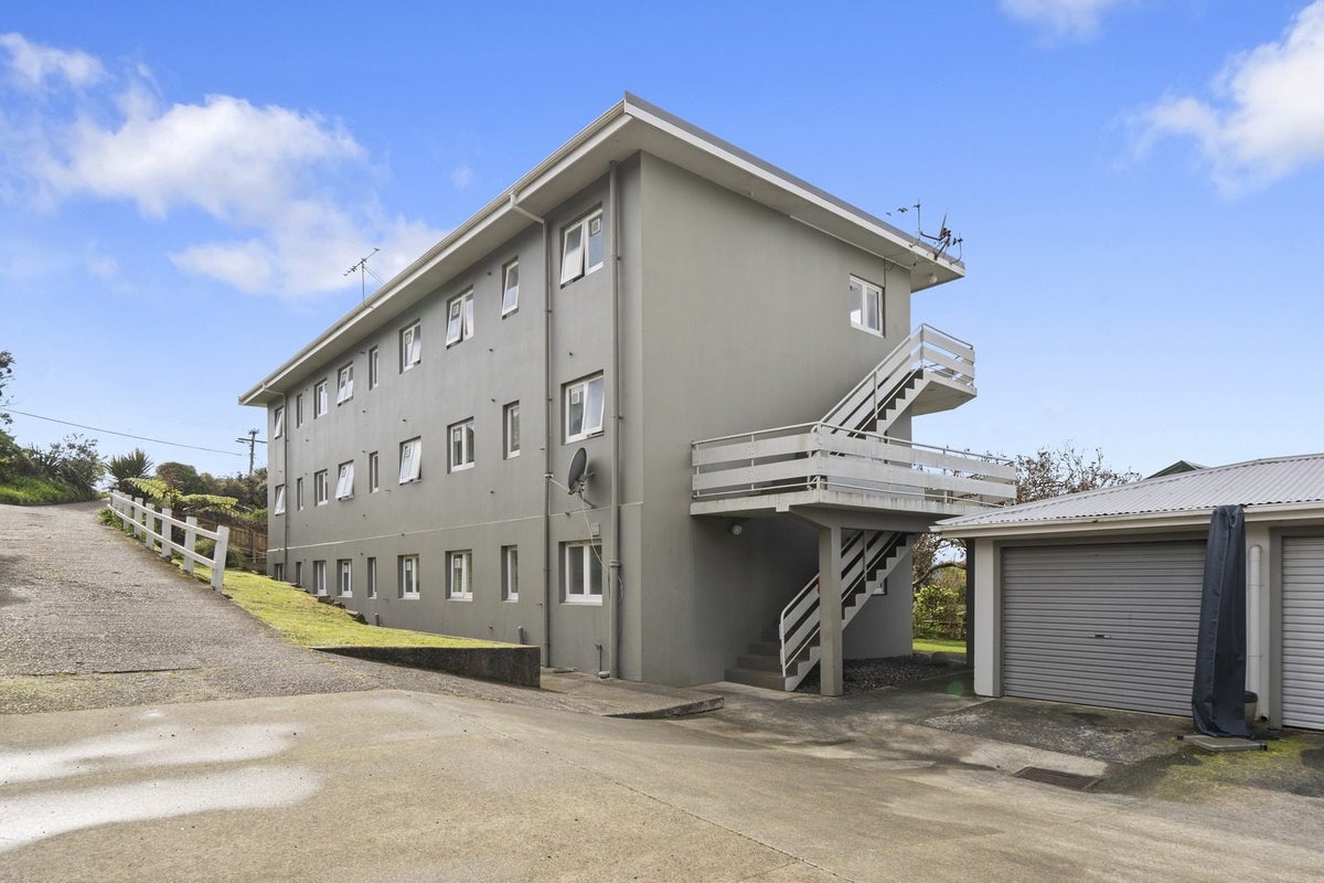 25 Apuka Street, Brooklyn, Wellington - Carousel 10