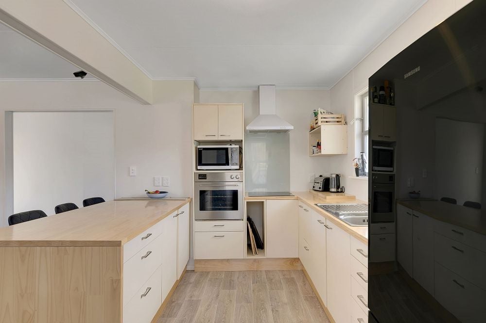 19 Cardiff Crescent, Cannons Creek, Porirua - Carousel 2