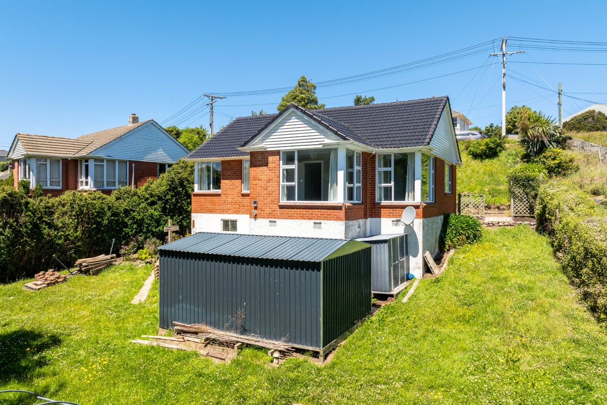 20 Panmure Avenue, Calton Hill, Dunedin - Carousel 1