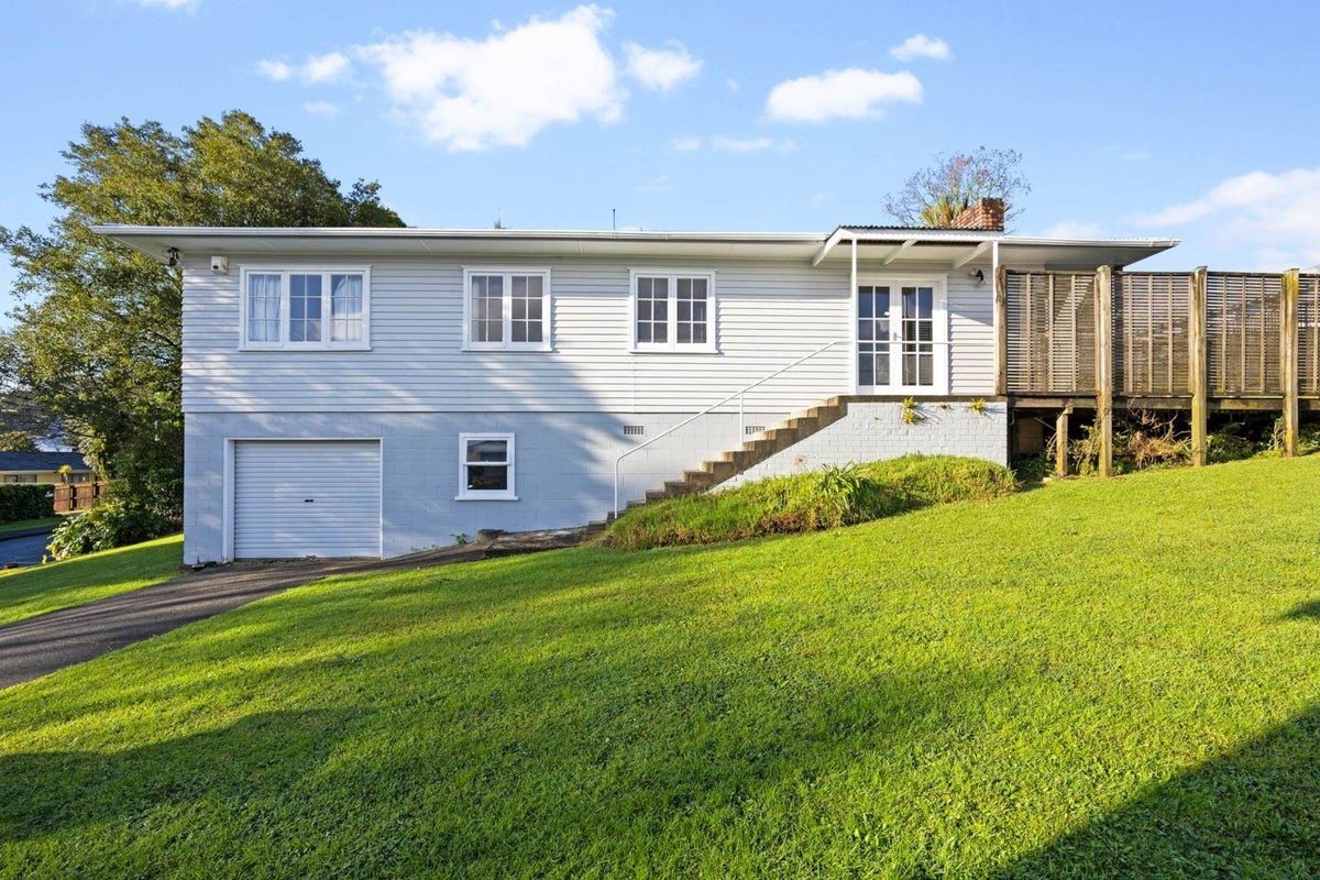 17 Vandeleur Avenue, Birkdale, Auckland - Carousel 2