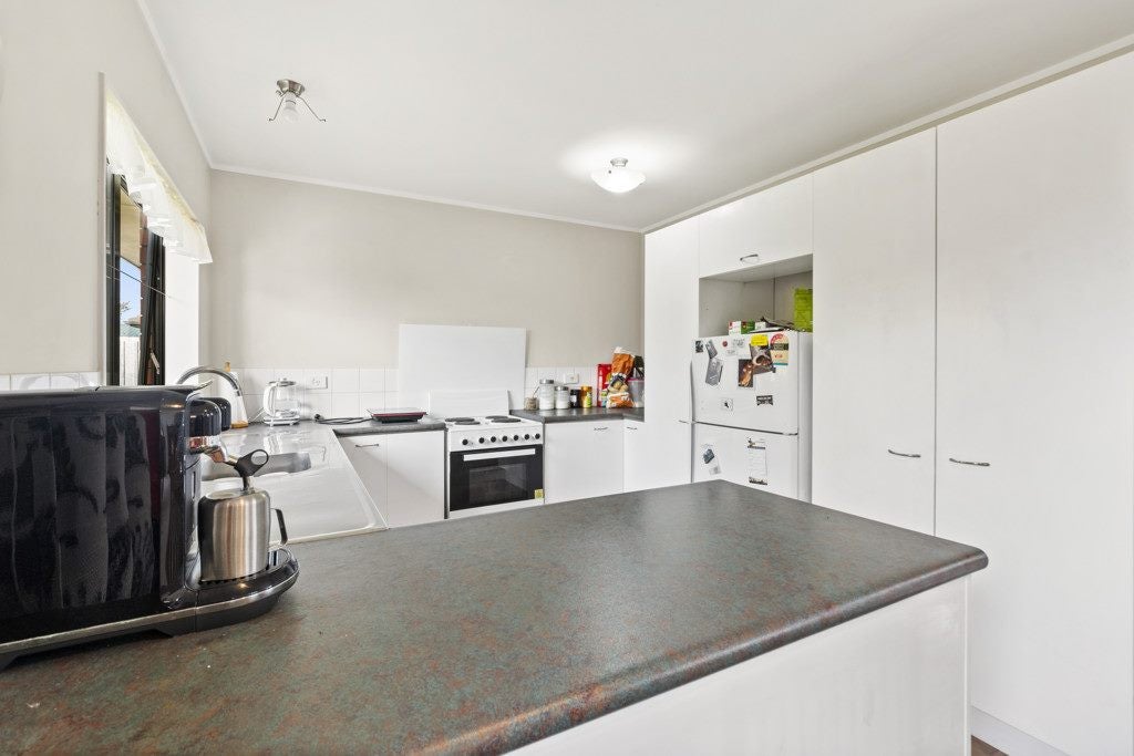 2/8 Laurie Avenue, Papakura, Papakura - Carousel 2