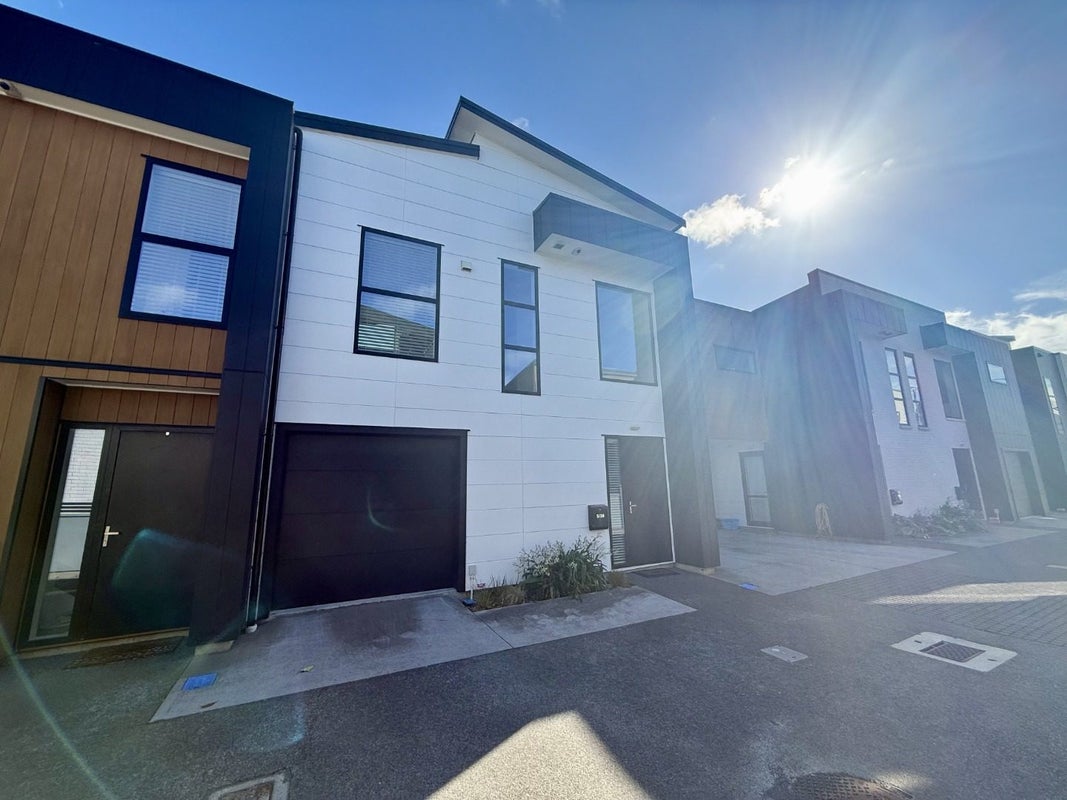 5/39 Nelson Street, Petone, Lower Hutt - Carousel 1