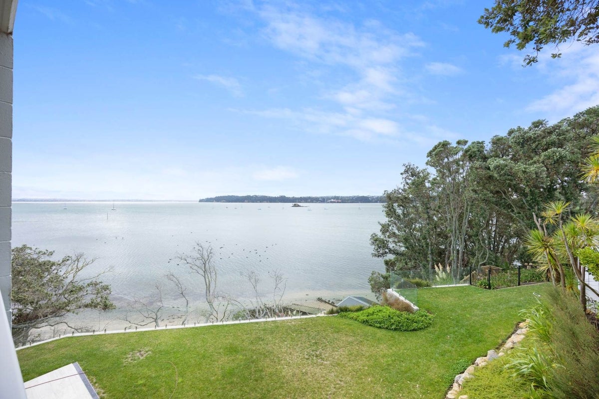 8/69 Hamilton Road, Herne Bay, Auckland - Carousel 13