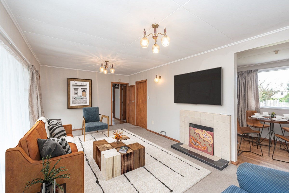 39 Fitzherbert Avenue, Springvale, Whanganui - Carousel 2