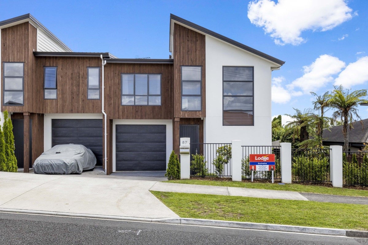 4/87 Rototuna Road, Rototuna, Hamilton - Carousel 1
