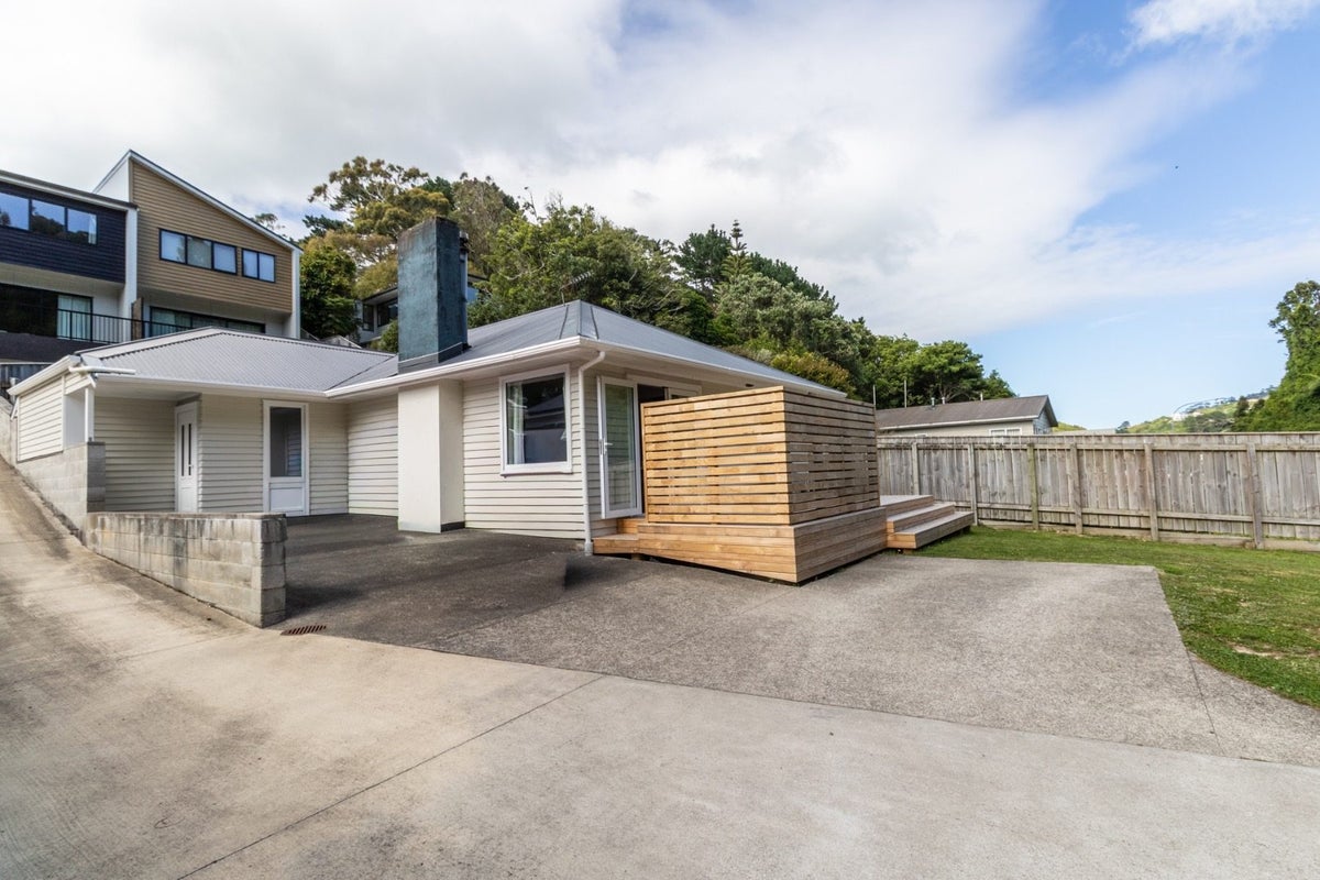 68 Newlands Road, Newlands, Wellington - Carousel 1