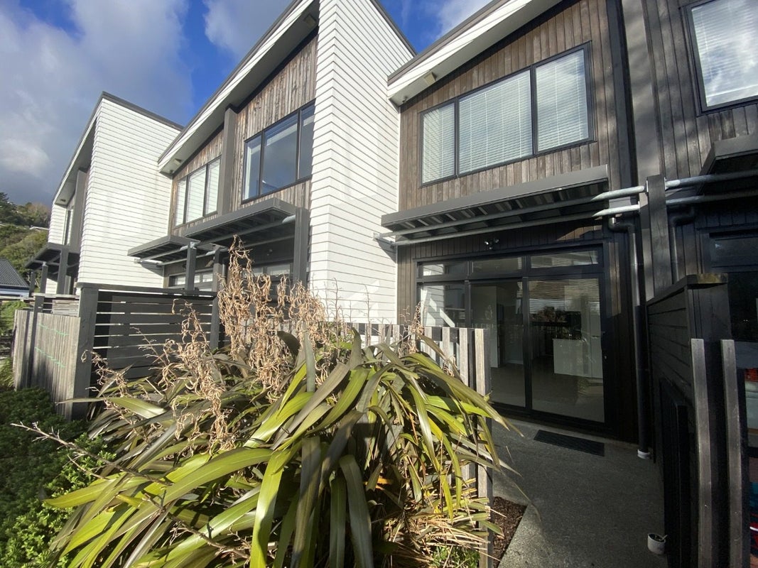 9 Glen Evans Crescent, Fairfield, Lower Hutt - Carousel 11