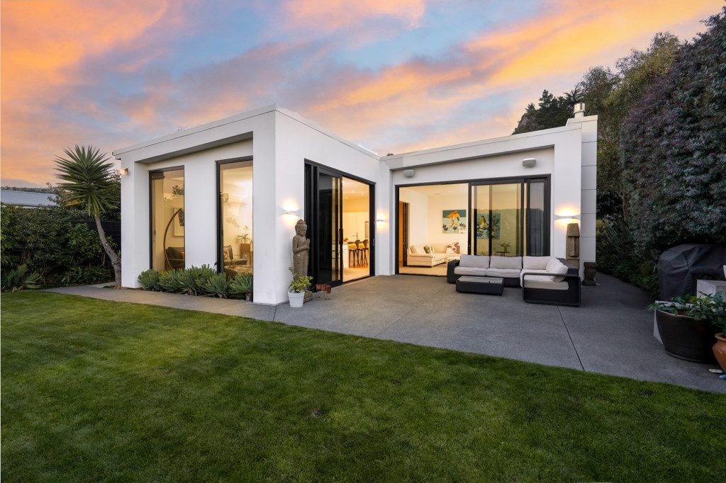 25 Main Road, Redcliffs, Christchurch - Carousel 2