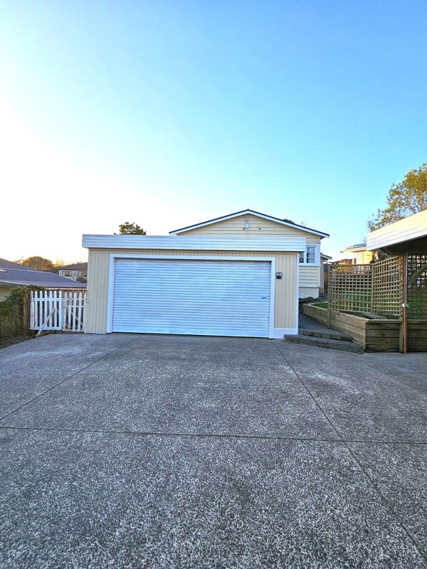 21 Oteha Valley Road, Northcross, Auckland - Carousel 1