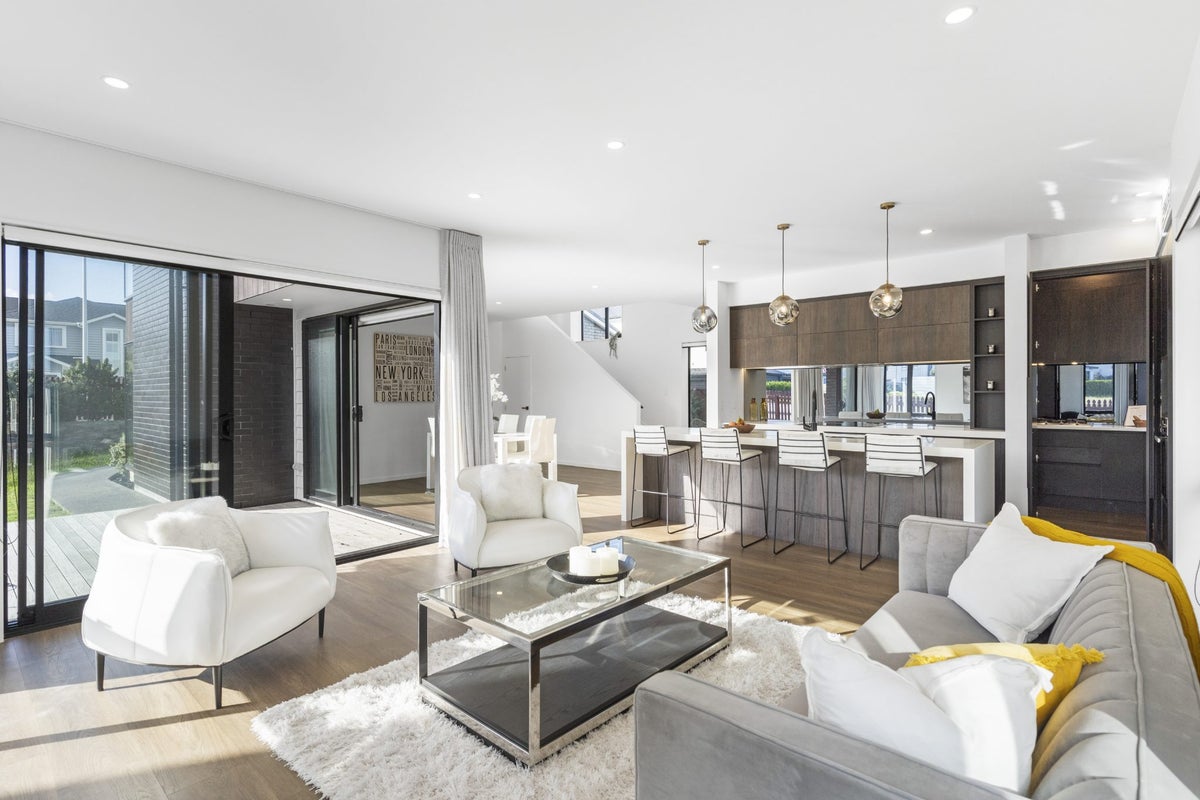 2 Ruku Street, Long Bay, Auckland - Carousel 1