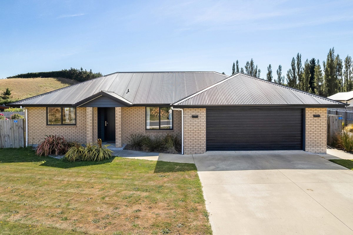 11 Mallard Drive, Waihola - Carousel 1