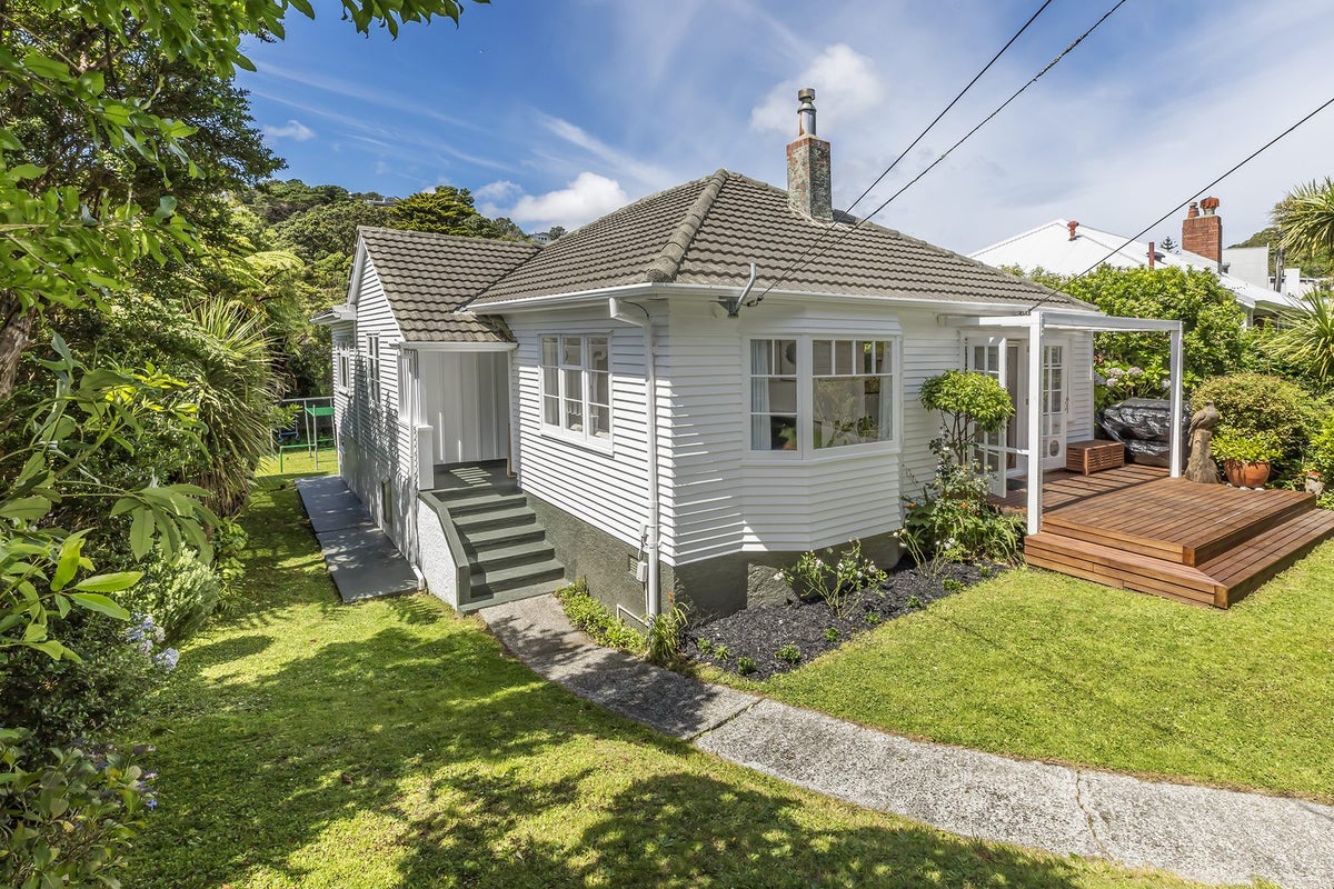 145 Campbell Street, Karori, Wellington - Carousel 2