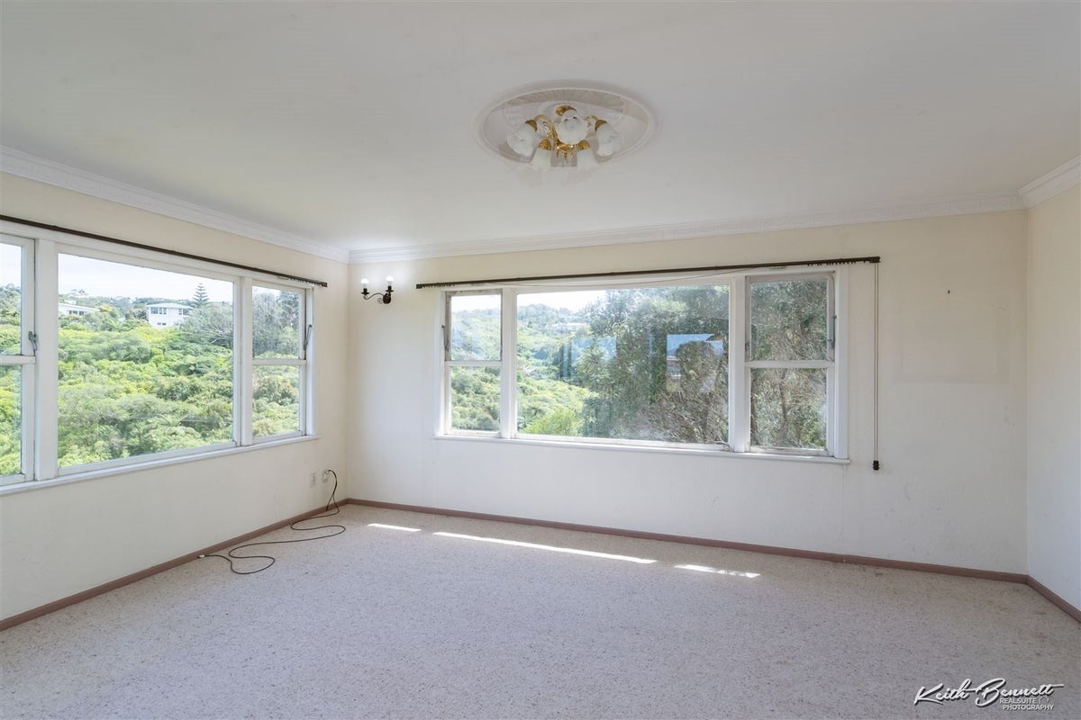11 Mulberry Street, Maungaraki, Lower Hutt - Carousel 2