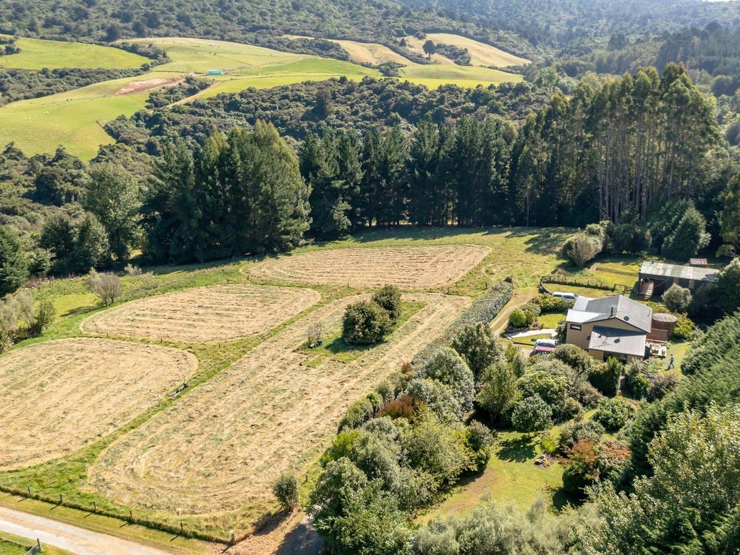 282 Leith Valley Road, Leith Valley, Dunedin - Carousel 24