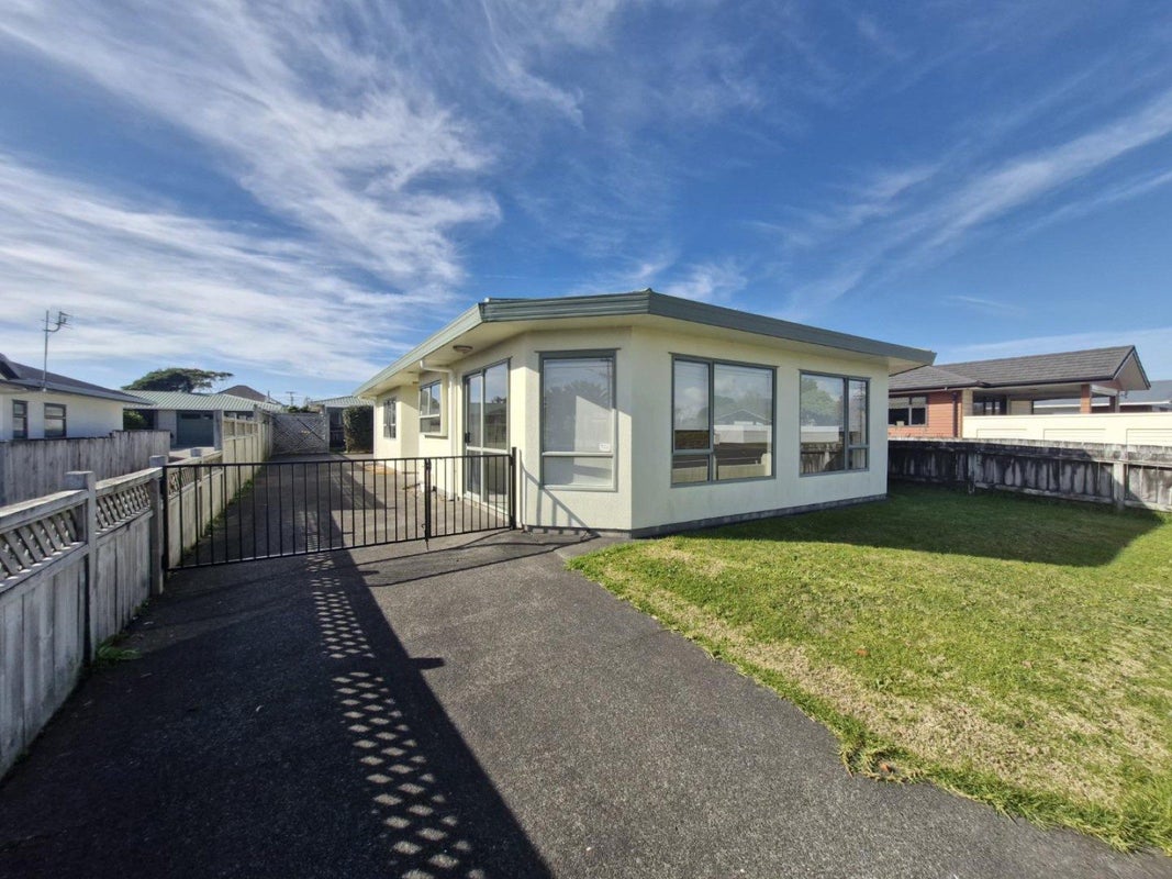 155 Carrington Street, Lower Vogeltown, New Plymouth - Carousel 1