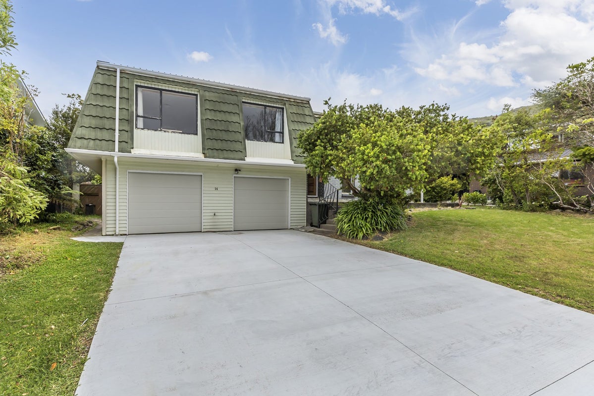 14 Balliol Drive, Tawa, Wellington - Carousel 1