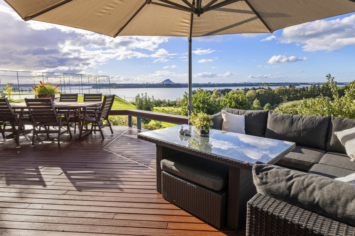 14/674L RANGINUI ROAD, Welcome Bay, Tauranga - Carousel 1