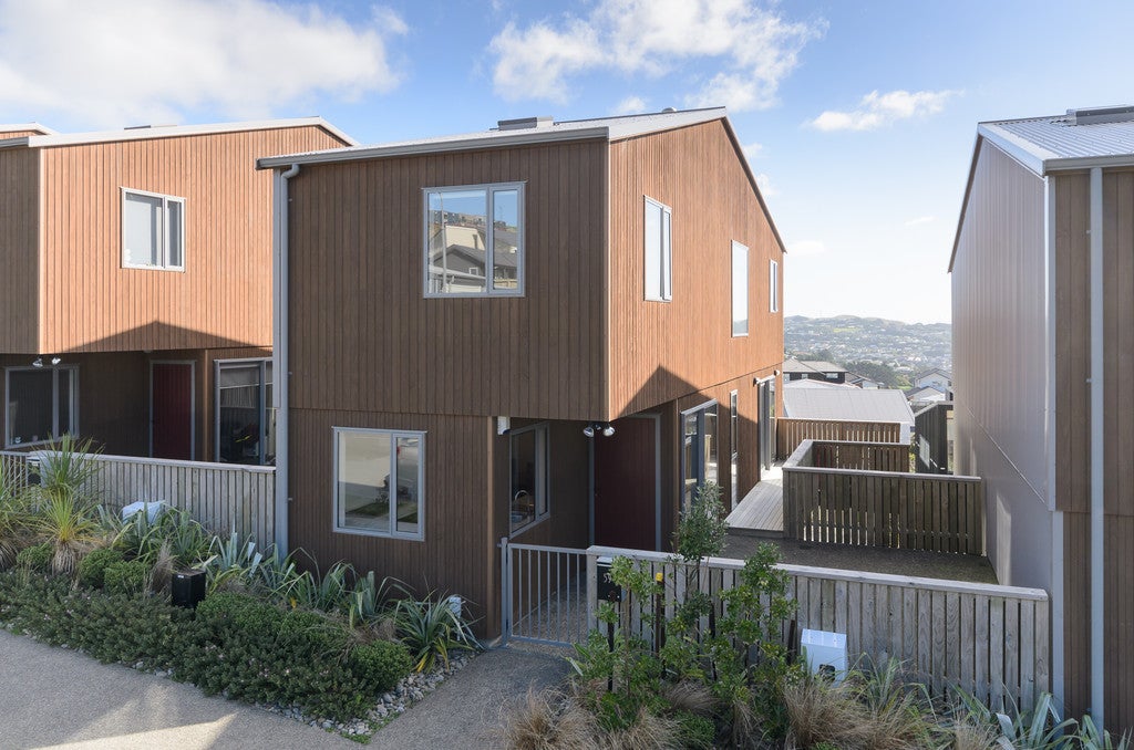 111 Woodridge Drive, Woodridge, Wellington - Carousel 1
