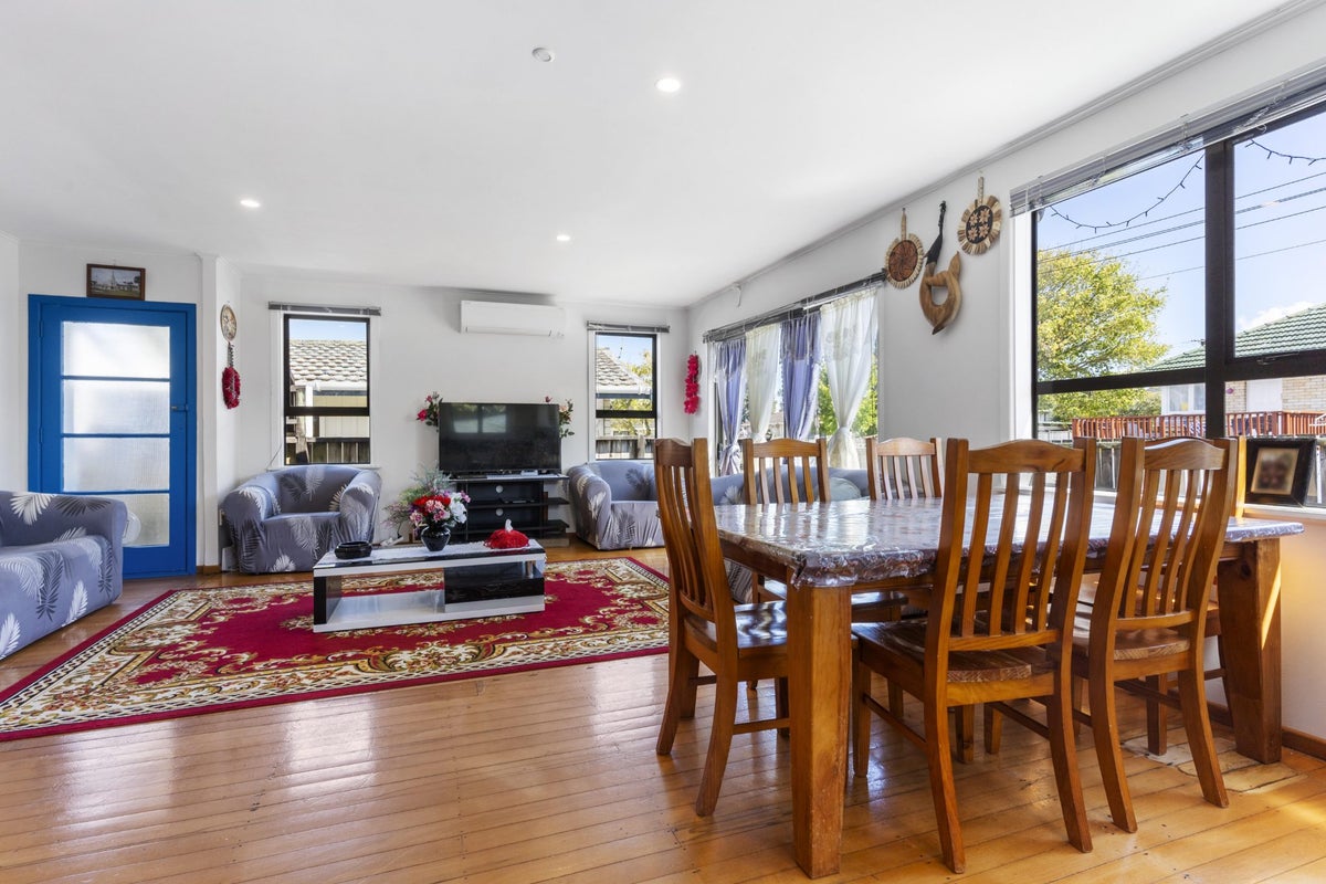 2/10 Fleming Street, Manurewa East, Auckland - Carousel 1