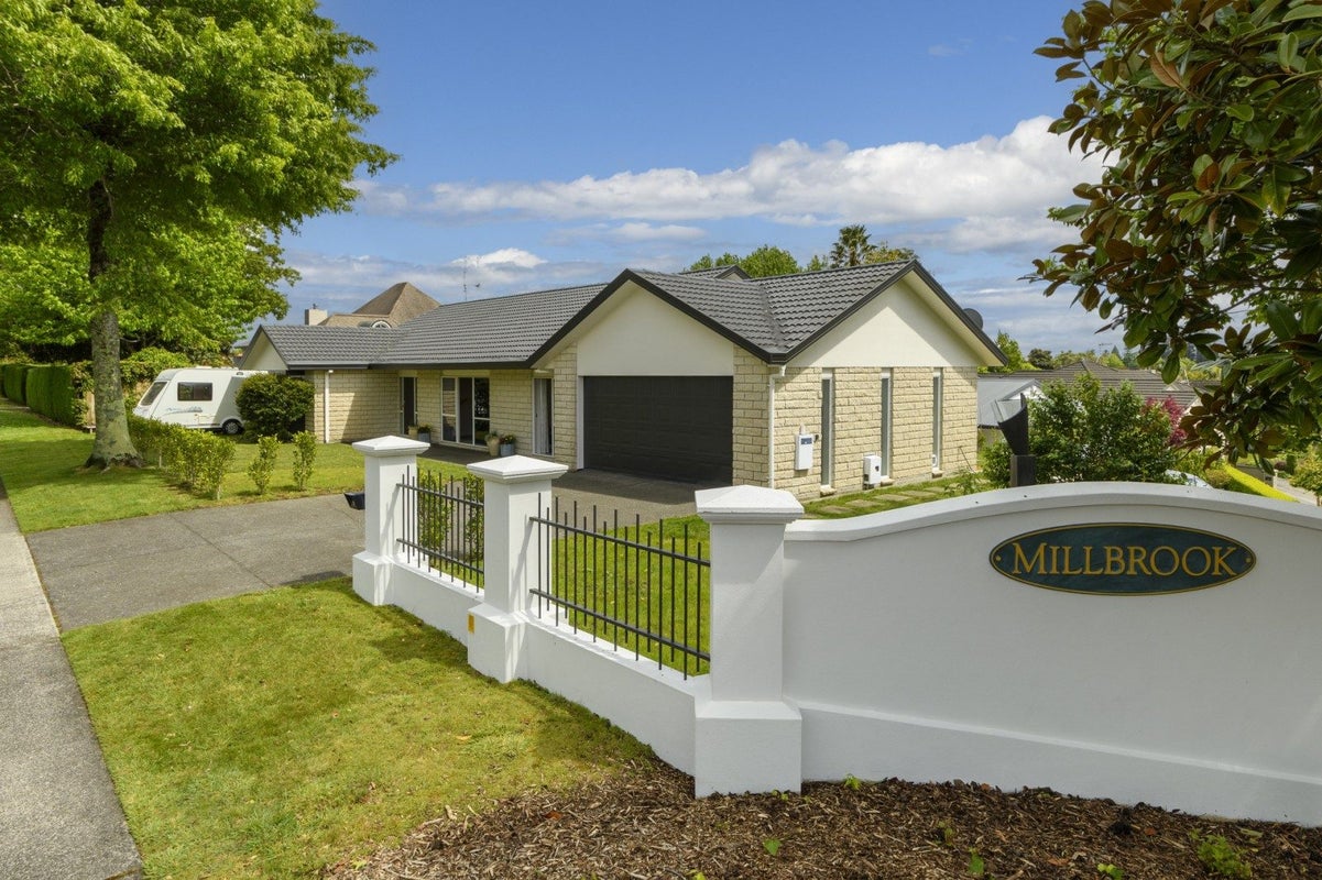 1 Millbrook Drive, Bethlehem, Tauranga - Carousel 1
