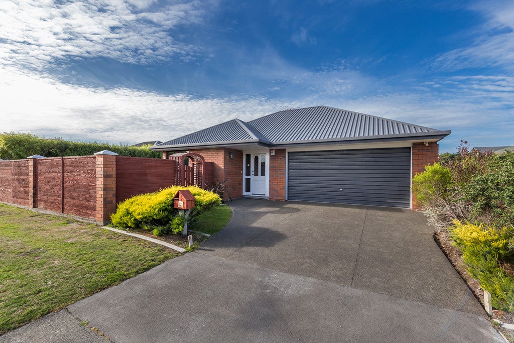 20 Giles Place, Shirley, Christchurch - Carousel 1